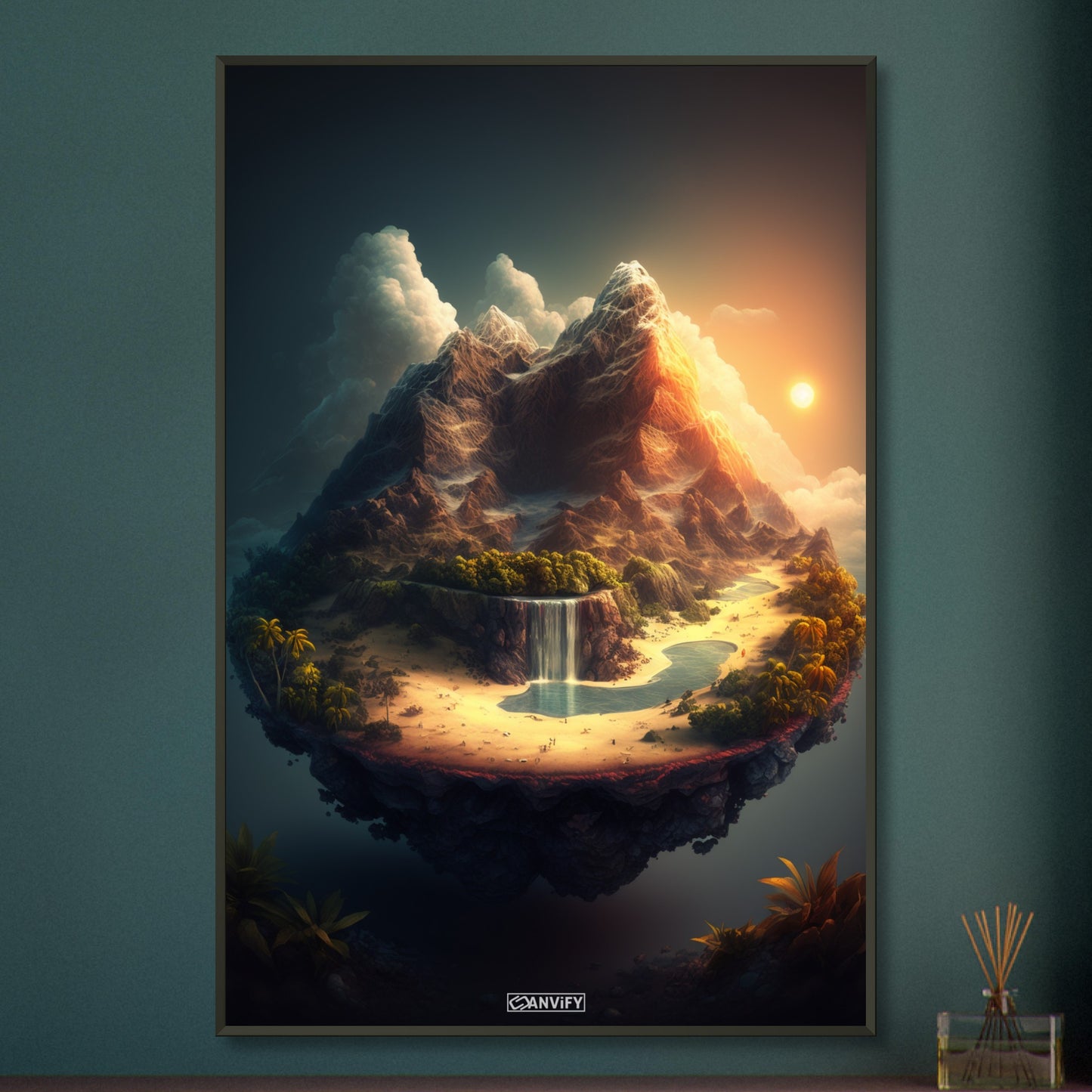 Bergsee mit einem Wasserfall und Strand mit Palmen auf einem Poster im Metallrahmen