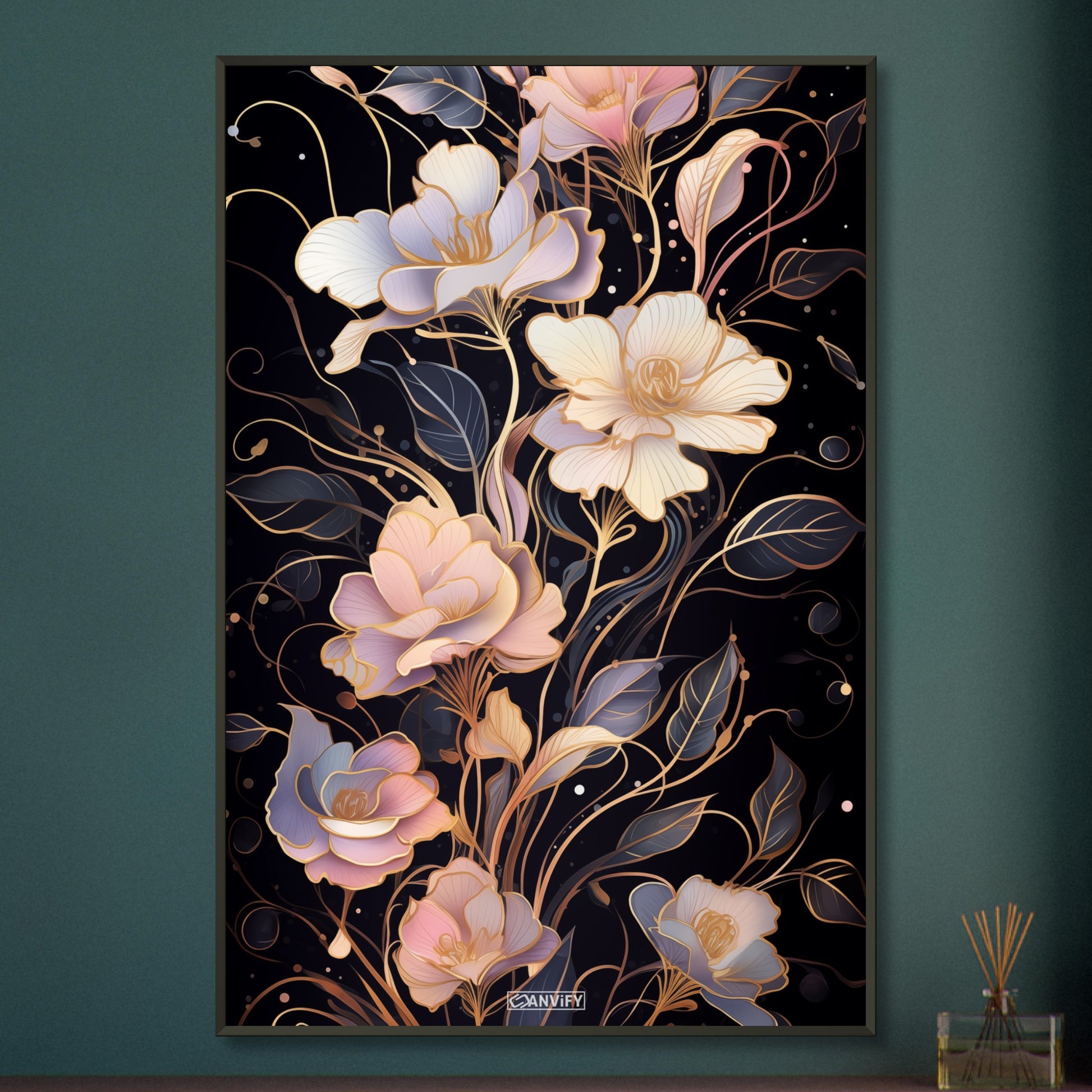Cremeweiße Rosen mit goldenen Akzenten auf einem Poster im Metallrahmen