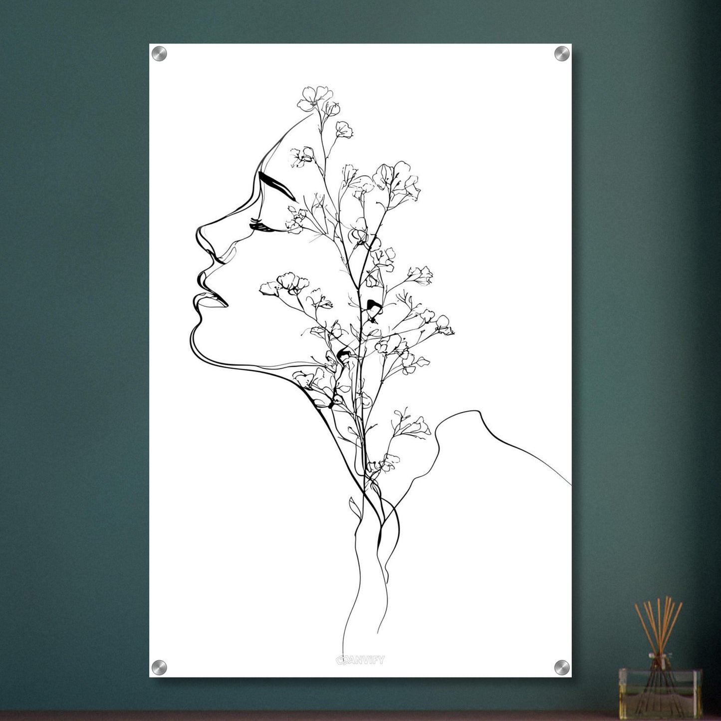 Frau mit Blumen gezeichnet mit einer Linie auf einem Acrylbild