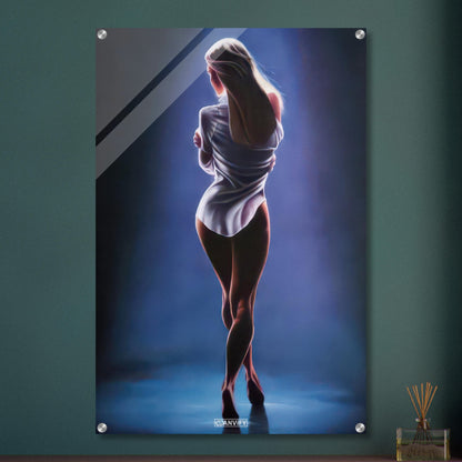 Sexy blonde Frau mit weißer Bluse auf einem Acrylbild
