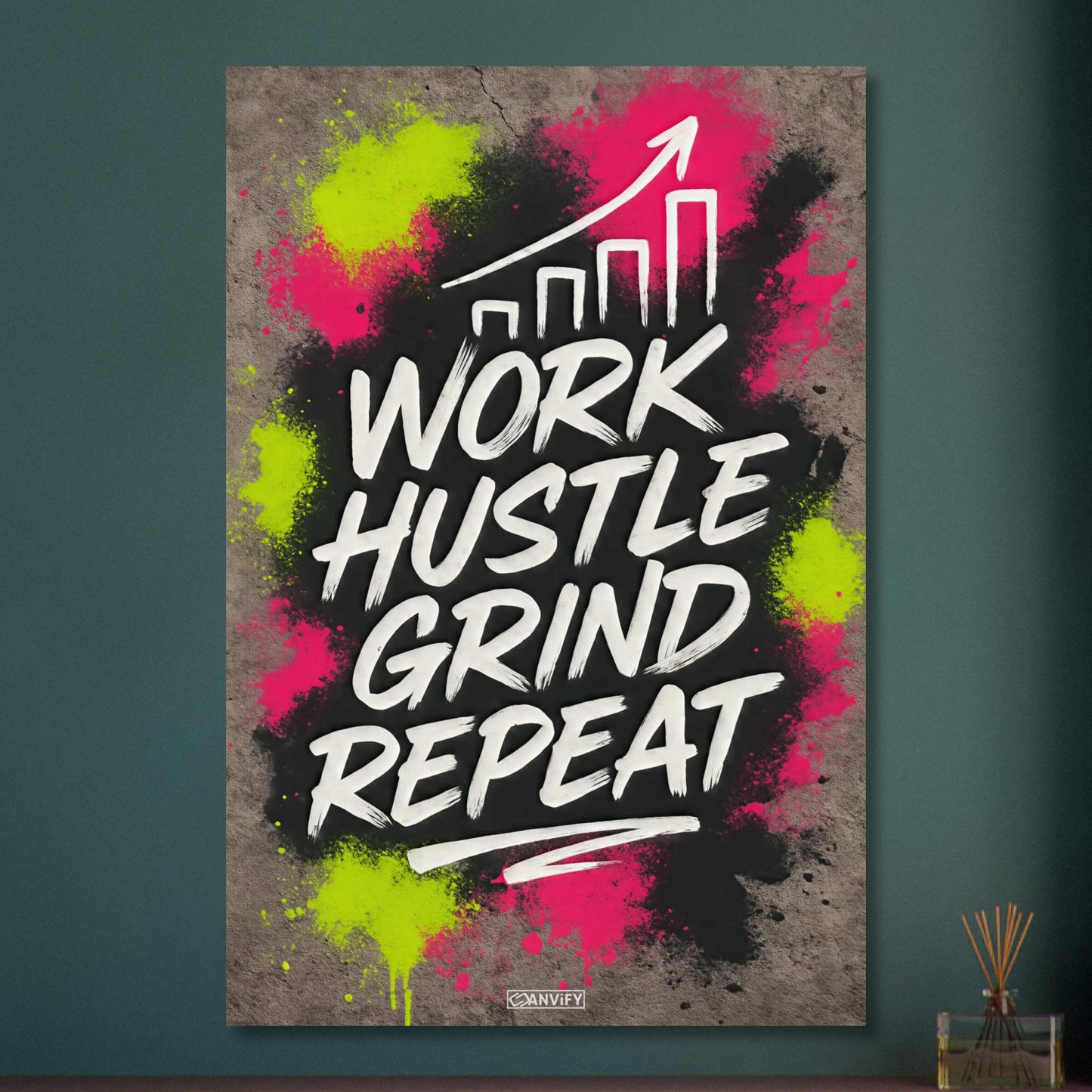 Work Hustle Grind Repeat Text im Graffiti Street Art Stil auf Aluminium