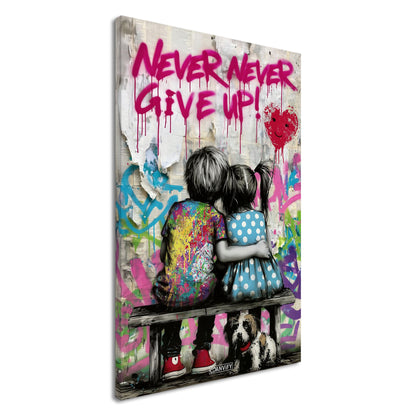 Junge und Mädchen auf einer Sitzbank mit einem Hund, Herzluftballon und einem Spruch "Never Give Up!" auf einer Leinwand