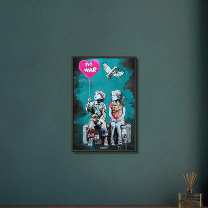 Junge und Mädchen sitzend auf einem Koffer mit einer Friedenstaube und einem Herzluftballon im Stil von Banksy auf einem Poster im Metallrahmen