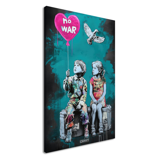 Junge und Mädchen sitzend auf einem Koffer mit einer Friedenstaube und einem Herzluftballon im Stil von Banksy auf einer Leinwand